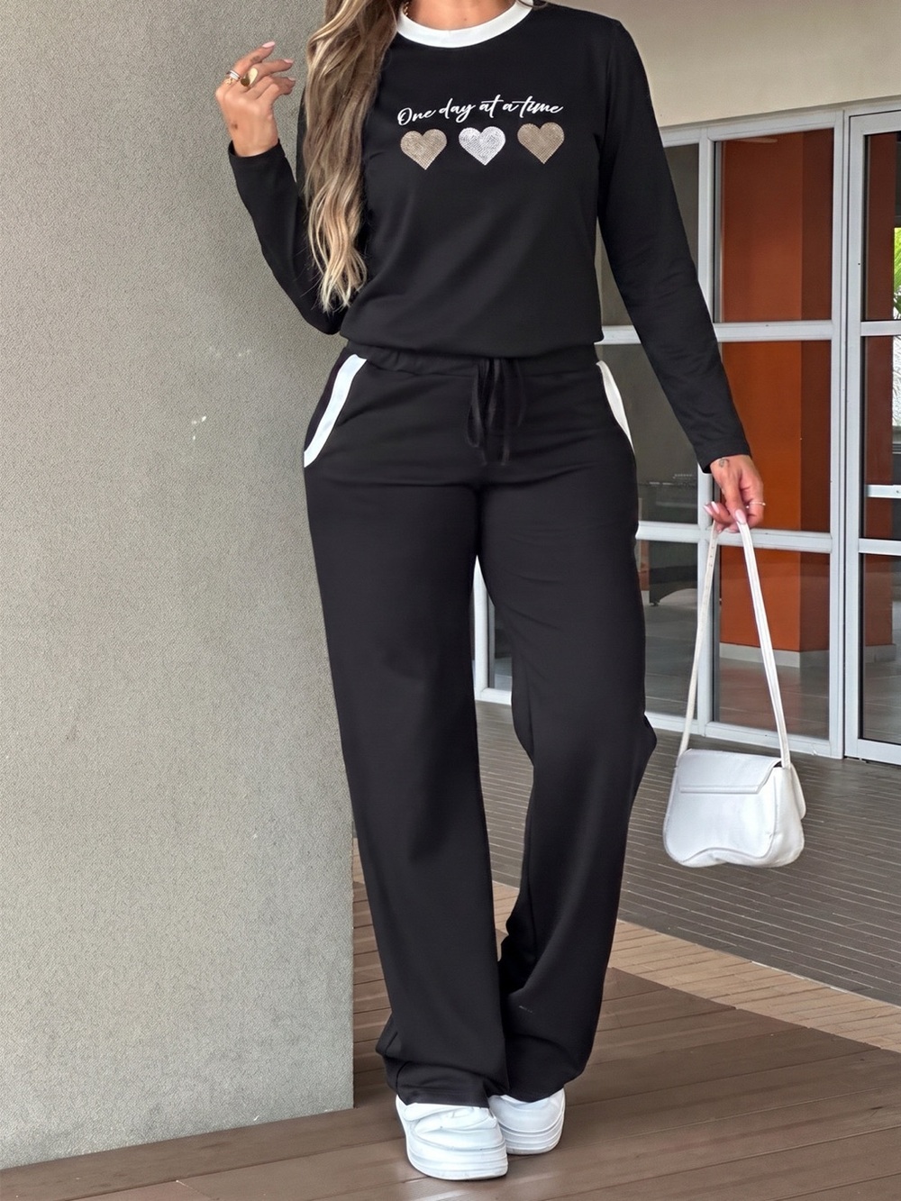 Heart Graphic Contrast Trim Top and Pants Set